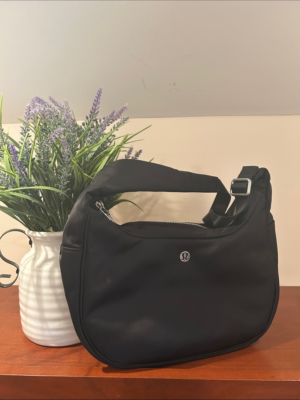 lululemon athletica Black City Essentials Shoulder Bag 4L